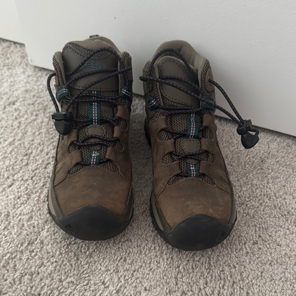Keen Targhee Brown Hiking Boots. Nubuck leather waterproof.